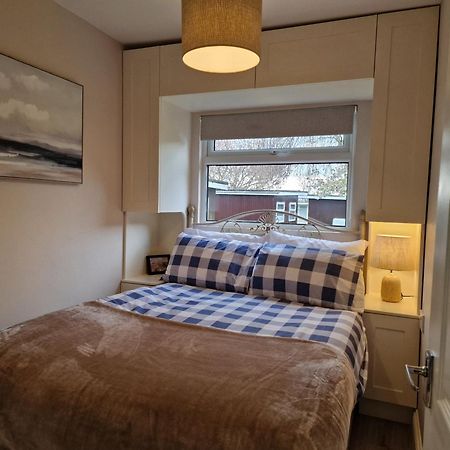 28 Broadside Holiday Chalet Near Broads & Beaches スタラム エクステリア 写真